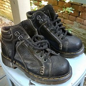 Vintage Dr. Martens laceup shoe / boot US size 7 B